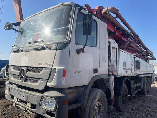 벤츠 샤시 8×4과 사용 콘크리트 펌프 푸츠마이스터 56-5 미터